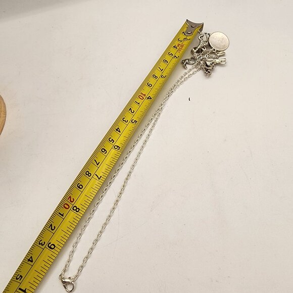 Vintage Silver Safari Animal Charm Necklace With Elephant Zebra Giraffe Rhino - Picture 6 of 6